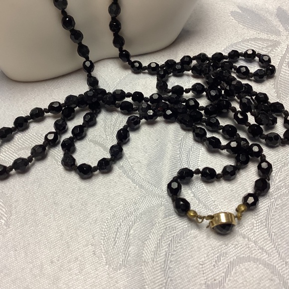 BLACK LONG CRYSTAL necklace. Nice vintage clasp MOMS COLLECTION - Picture 4 of 9